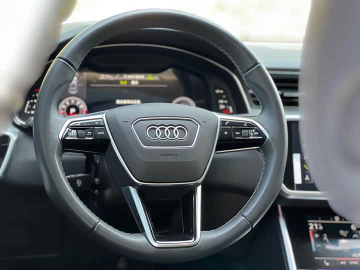 Фото 10 - Audi A7