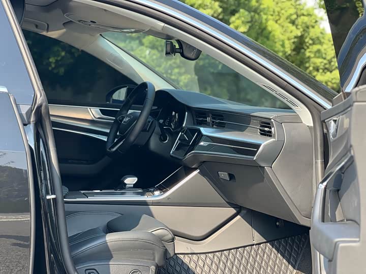 Фото 13 - Audi A7