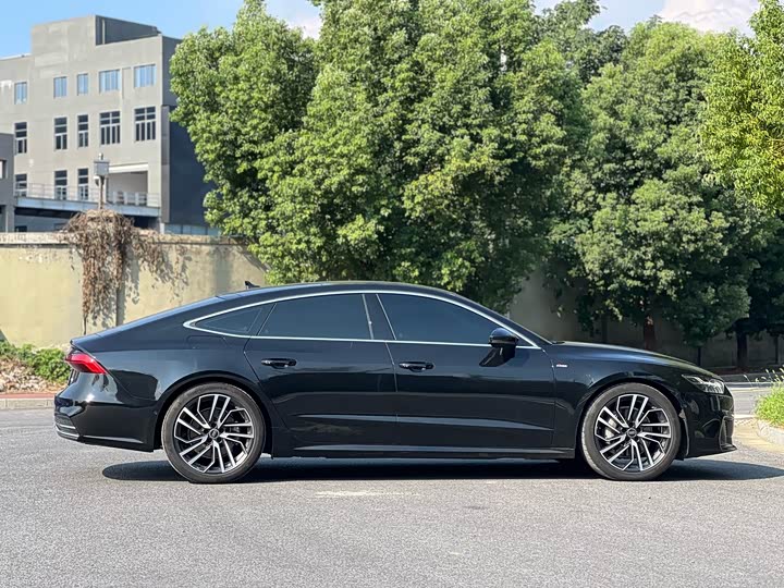 Фото 3 - Audi A7