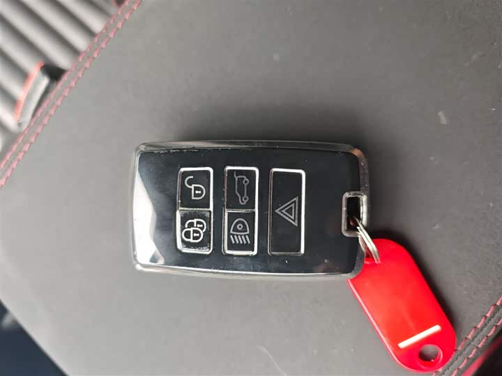 Фото 9 - Land Rover Discovery Sport