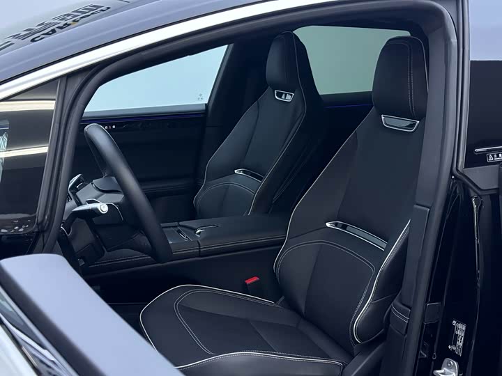 Фото 10 - HiPhi X