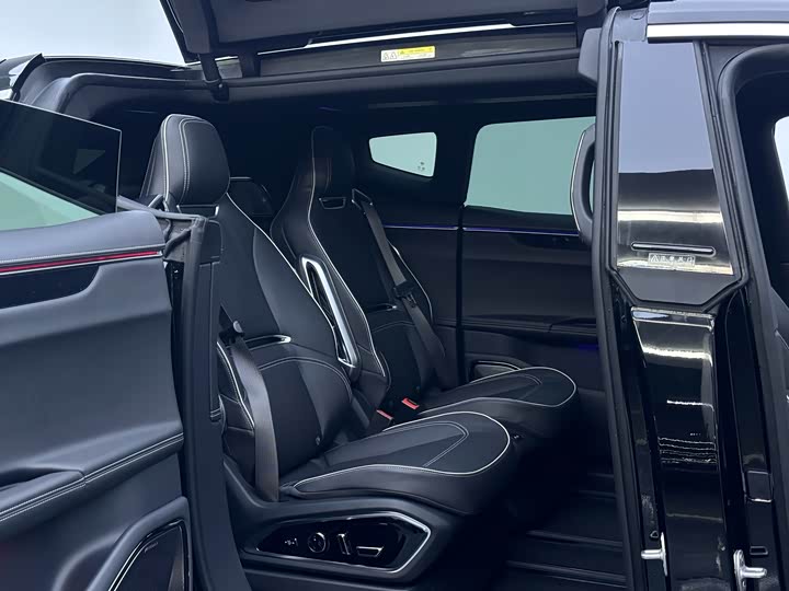 Фото 23 - HiPhi X