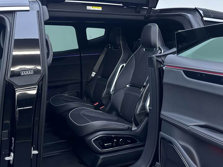 Фото 14 - HiPhi X