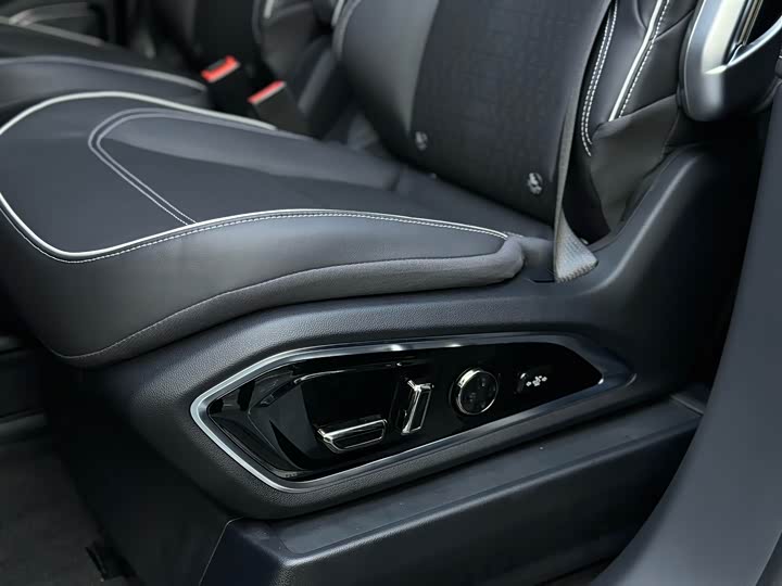 Фото 16 - HiPhi X