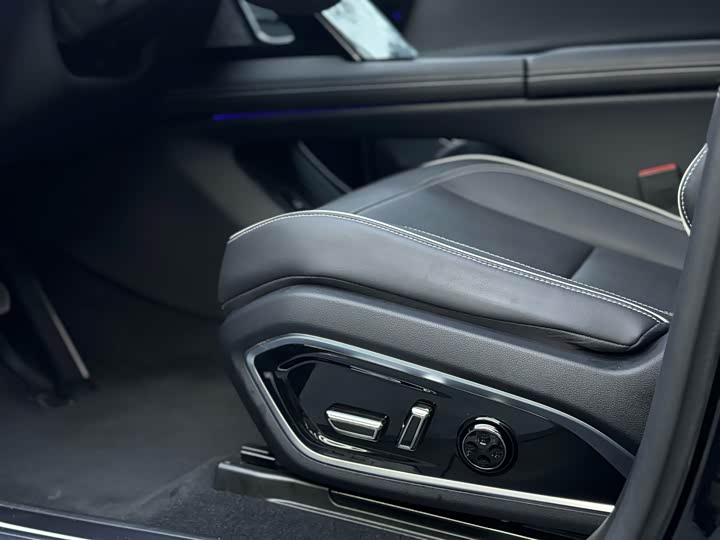 Фото 17 - HiPhi X