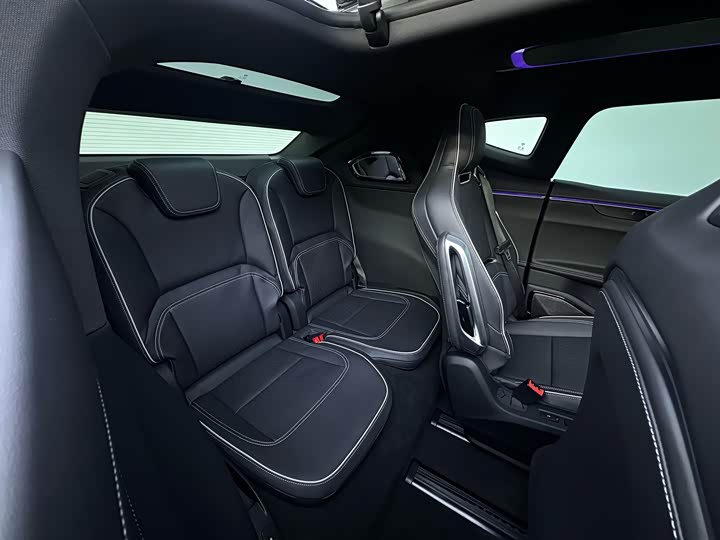 Фото 21 - HiPhi X