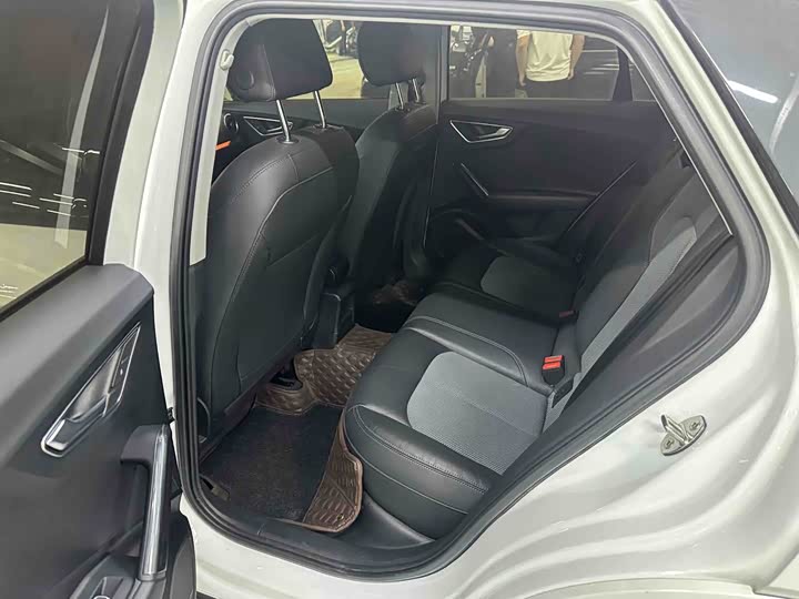 Фото 4 - Audi Q2L