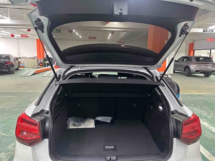 Фото 6 - Audi Q2L