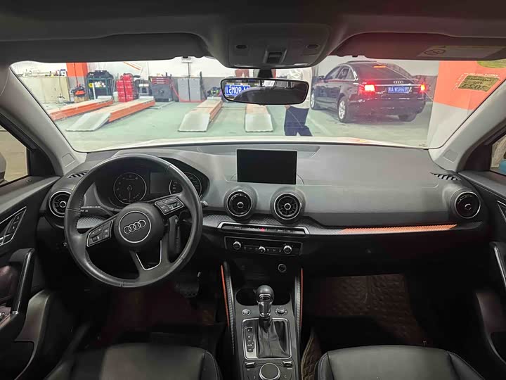 Фото 7 - Audi Q2L