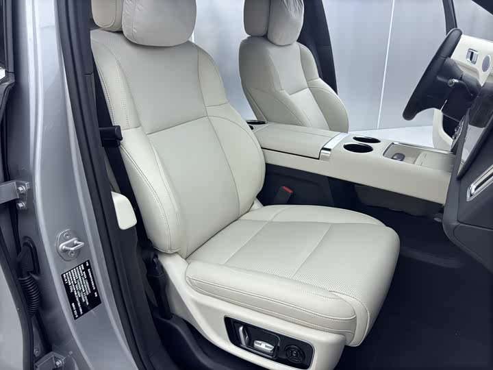 Фото 18 - LiXiang L9