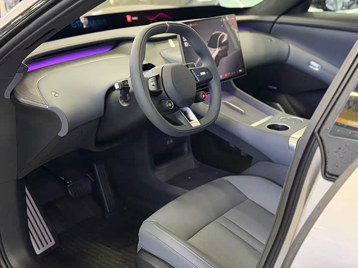 Фото 4 - Xiaomi YU7