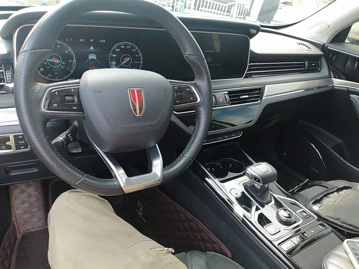 Фото 10 - Hongqi HS5