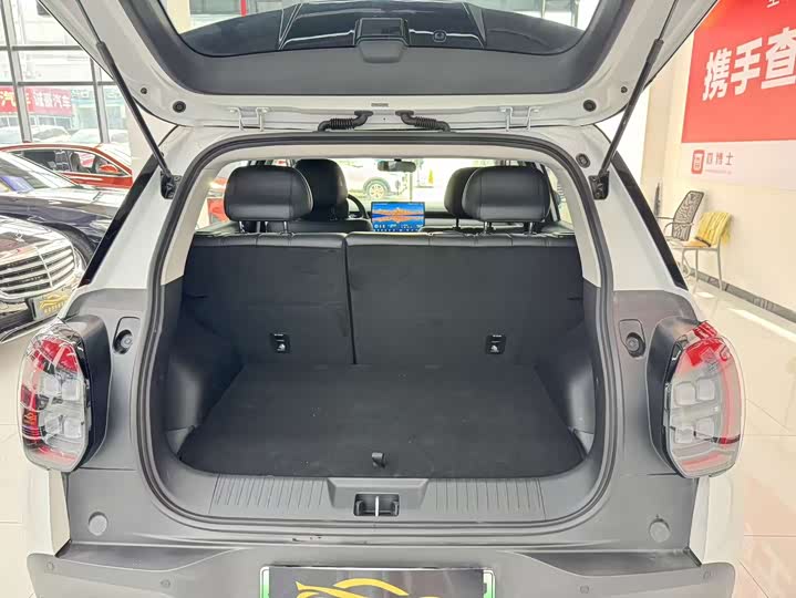 Фото 17 - GAC Aion UT