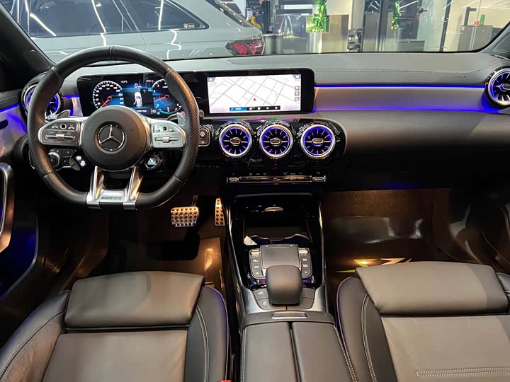 Фото 10 - Mercedes-Benz A-Class AMG