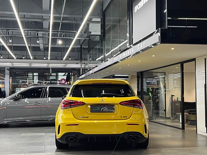 Фото 15 - Mercedes-Benz A-Class AMG