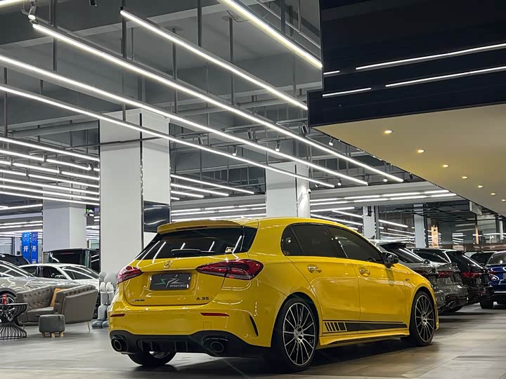 Фото 16 - Mercedes-Benz A-Class AMG