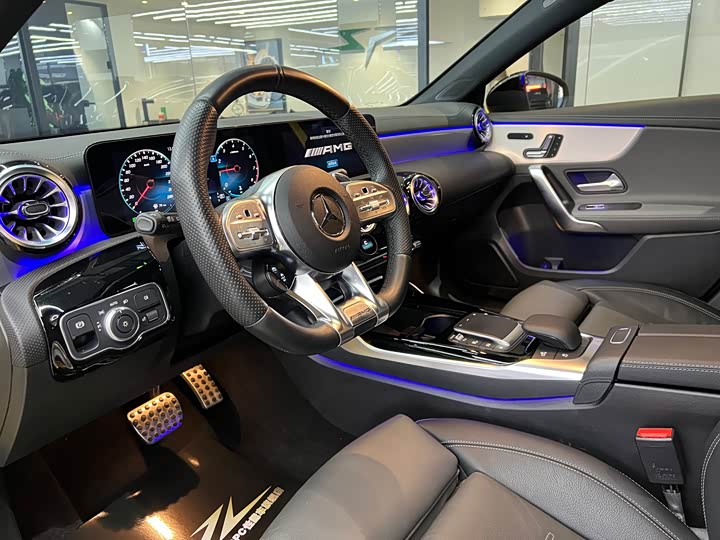 Фото 5 - Mercedes-Benz A-Class AMG