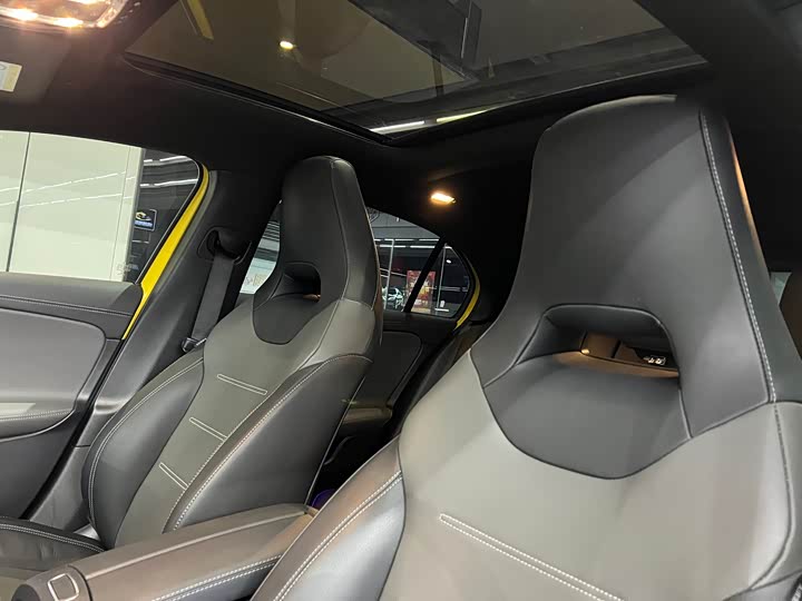 Фото 6 - Mercedes-Benz A-Class AMG