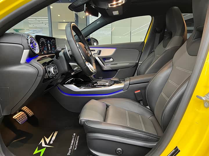 Фото 7 - Mercedes-Benz A-Class AMG