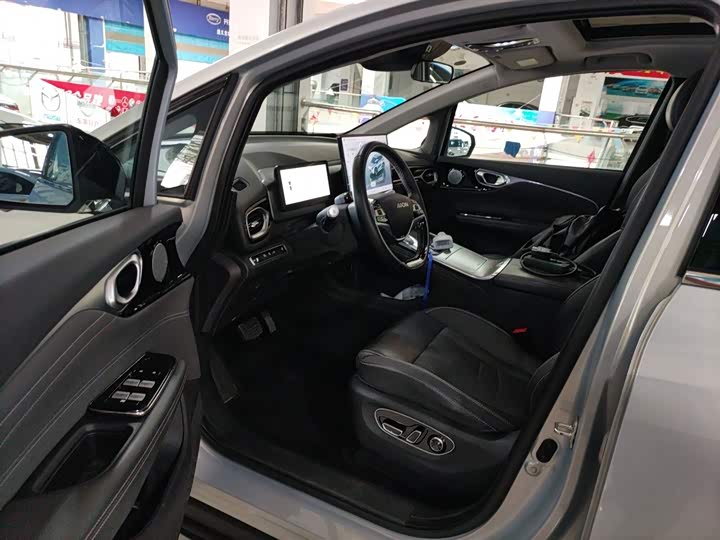 Фото 16 - GAC Aion V