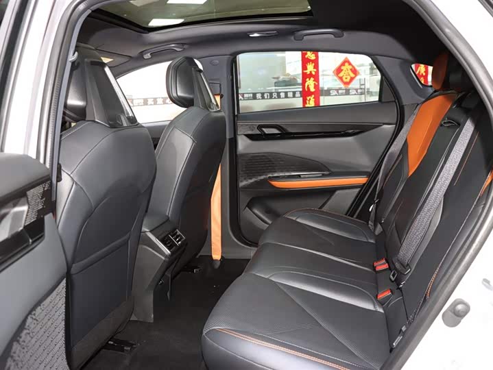 Фото 10 - Changan UNI-V