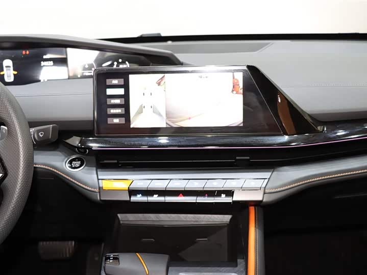 Фото 13 - Changan UNI-V