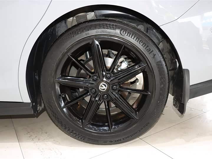 Фото 16 - Changan UNI-V