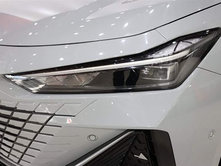 Фото 18 - Changan UNI-V