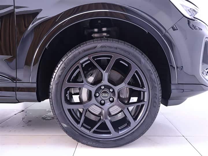 Фото 6 - Audi Q7