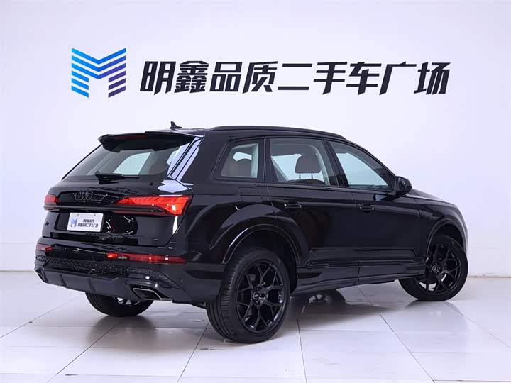 Фото 7 - Audi Q7