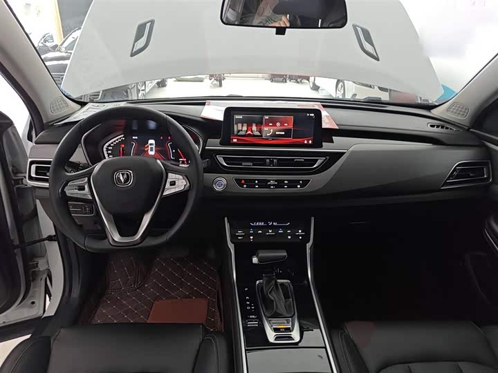 Фото 11 - Changan CS75