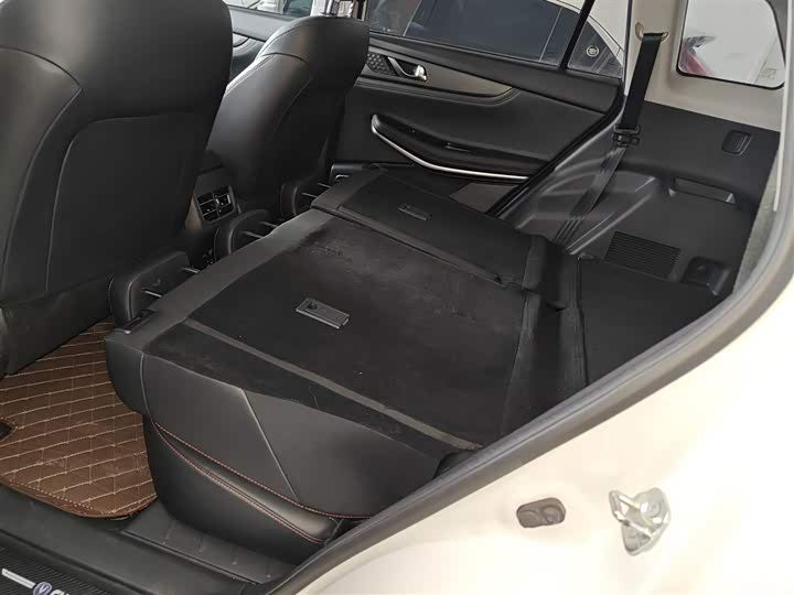 Фото 9 - Changan CS75