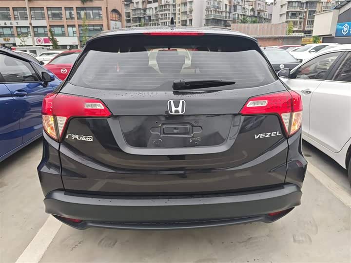 Фото 10 - Honda Vezel