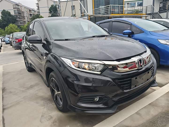 Фото 8 - Honda Vezel