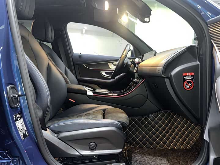 Фото 12 - Mercedes-Benz EQC