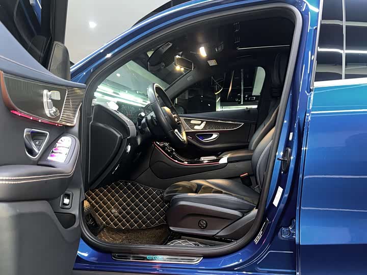 Фото 8 - Mercedes-Benz EQC