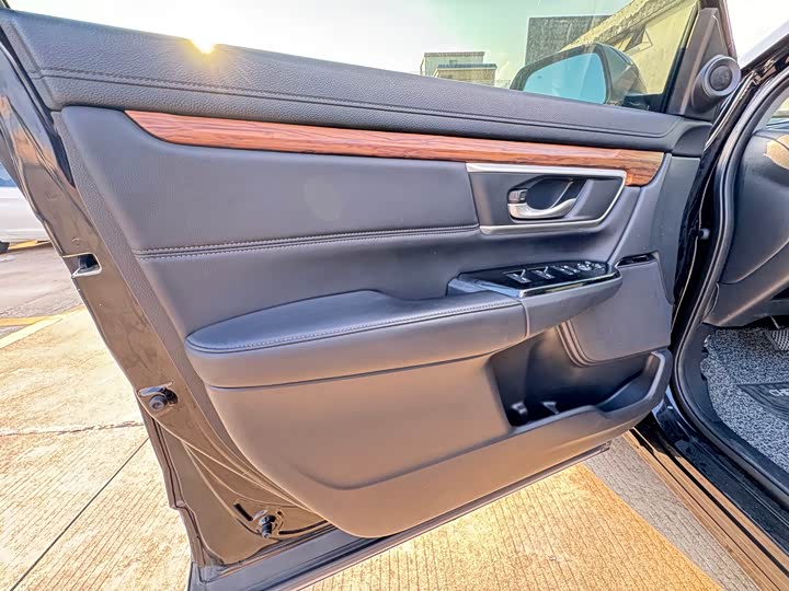 Фото 11 - Honda CR-V