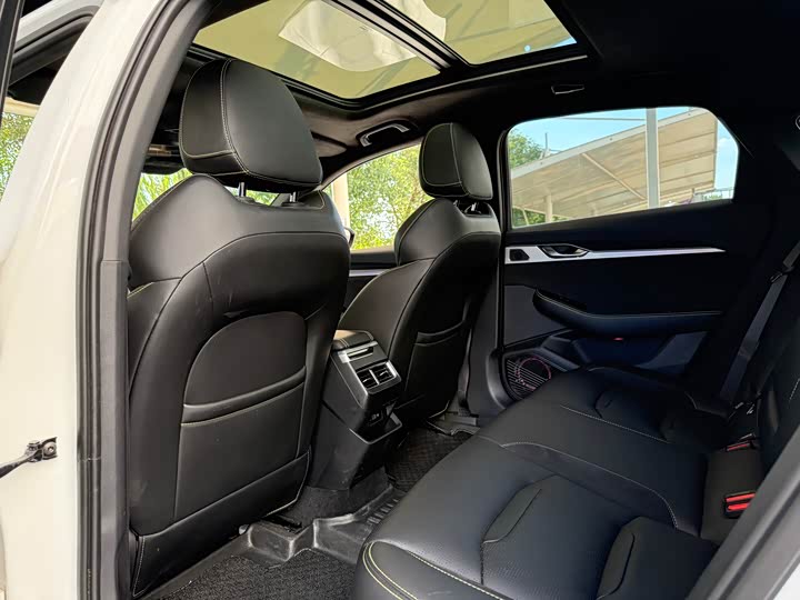 Фото 10 - Geely Preface