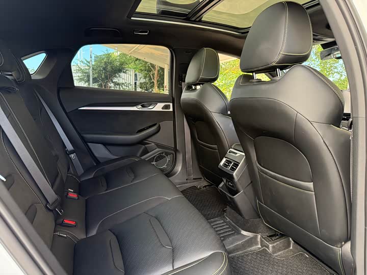 Фото 11 - Geely Preface