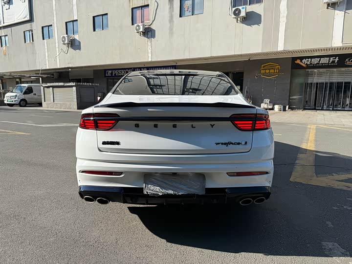 Фото 7 - Geely Preface