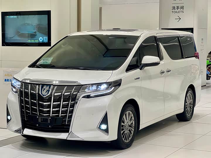 Фото 1 - Toyota Alphard
