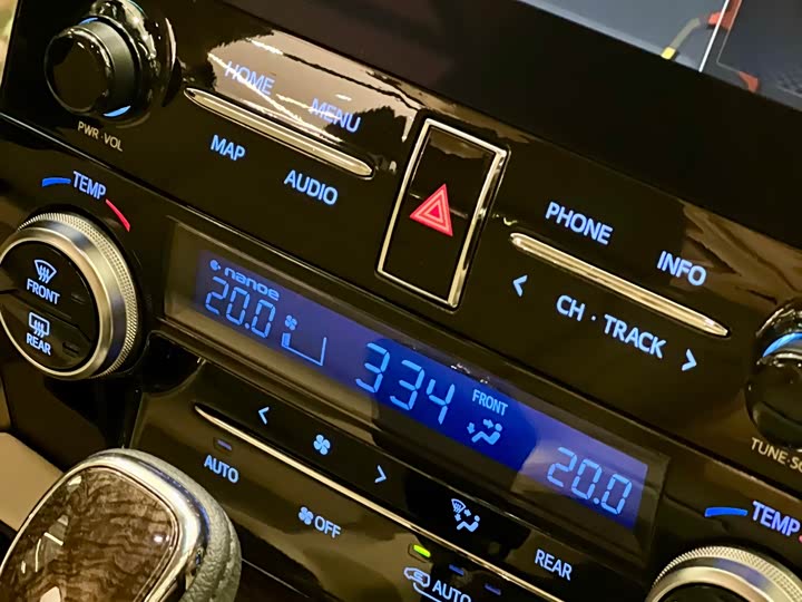 Фото 14 - Toyota Alphard