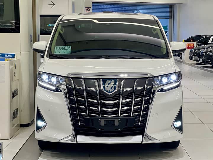 Фото 2 - Toyota Alphard