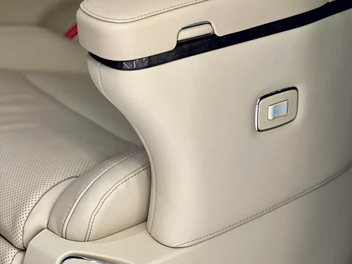 Фото 5 - Toyota Alphard