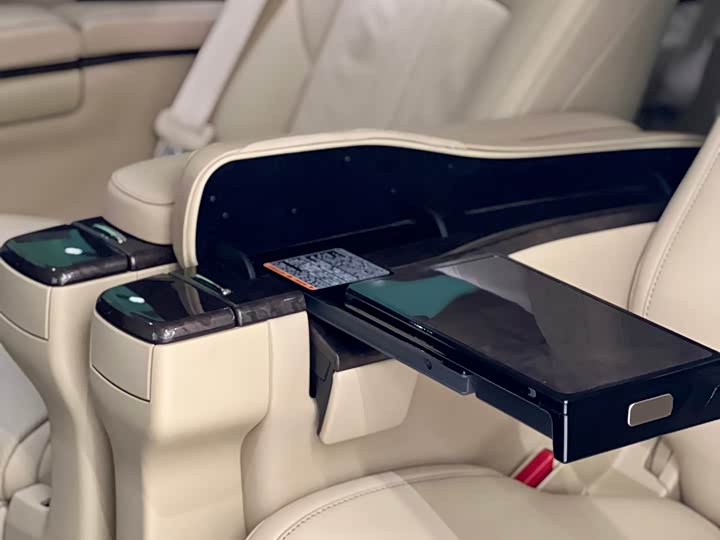 Фото 7 - Toyota Alphard