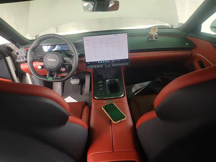 Фото 10 - Xiaomi SU7