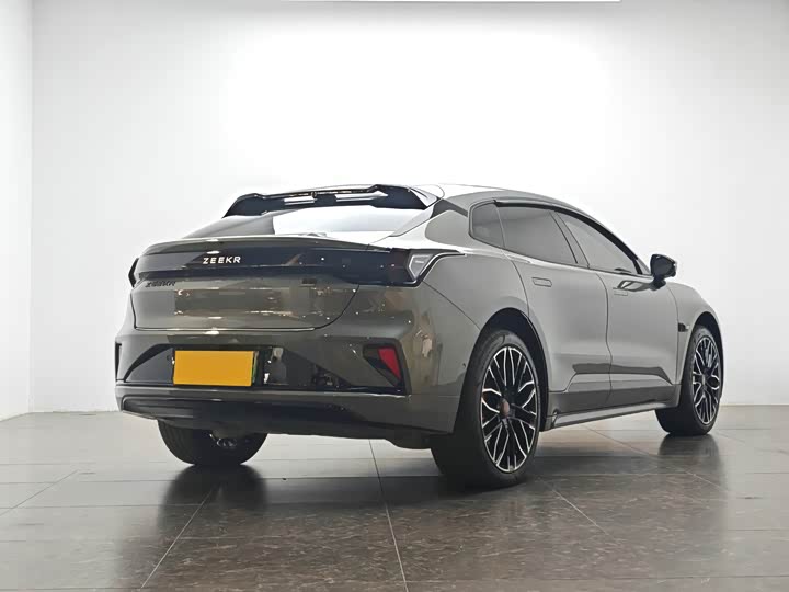 Фото 3 - Zeekr 001