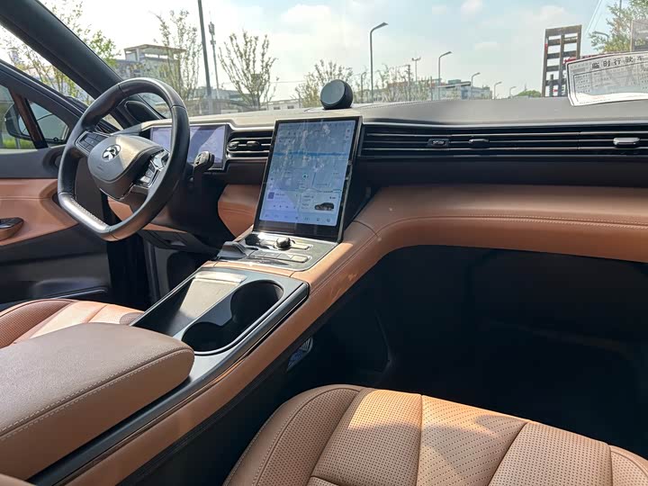 Фото 14 - Nio ES8