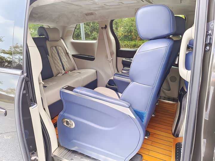 Фото 11 - Buick GL8 ES