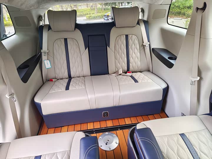 Фото 12 - Buick GL8 ES